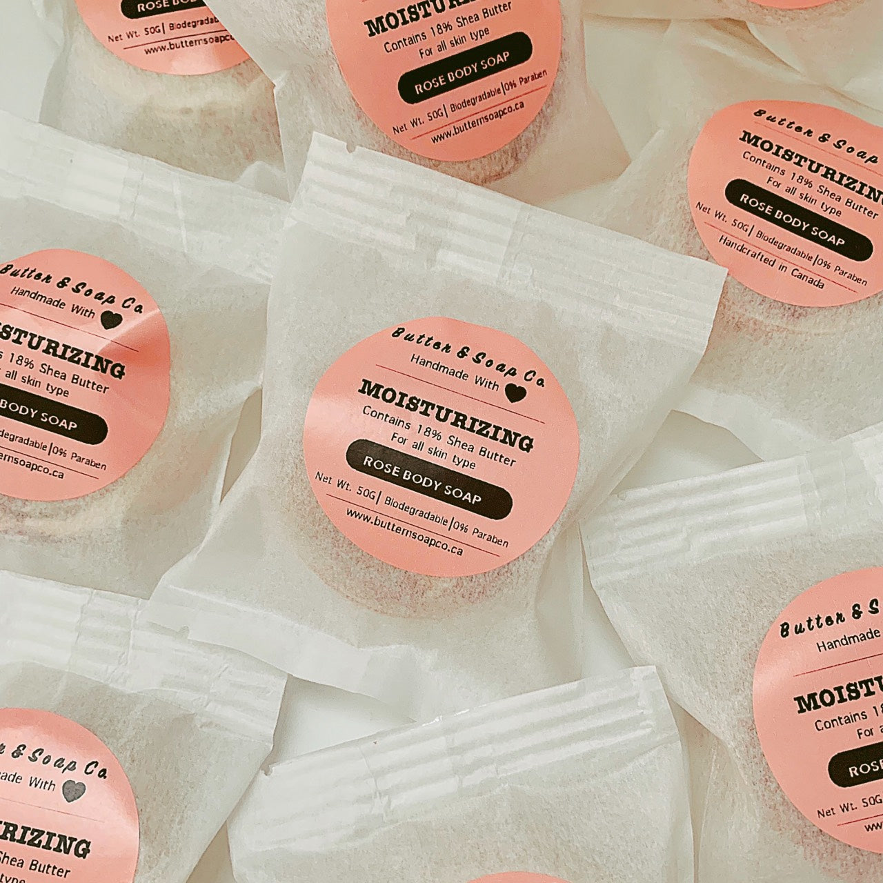 Savons de karité à la rose estampillés JW LOVE fabriqués à la main