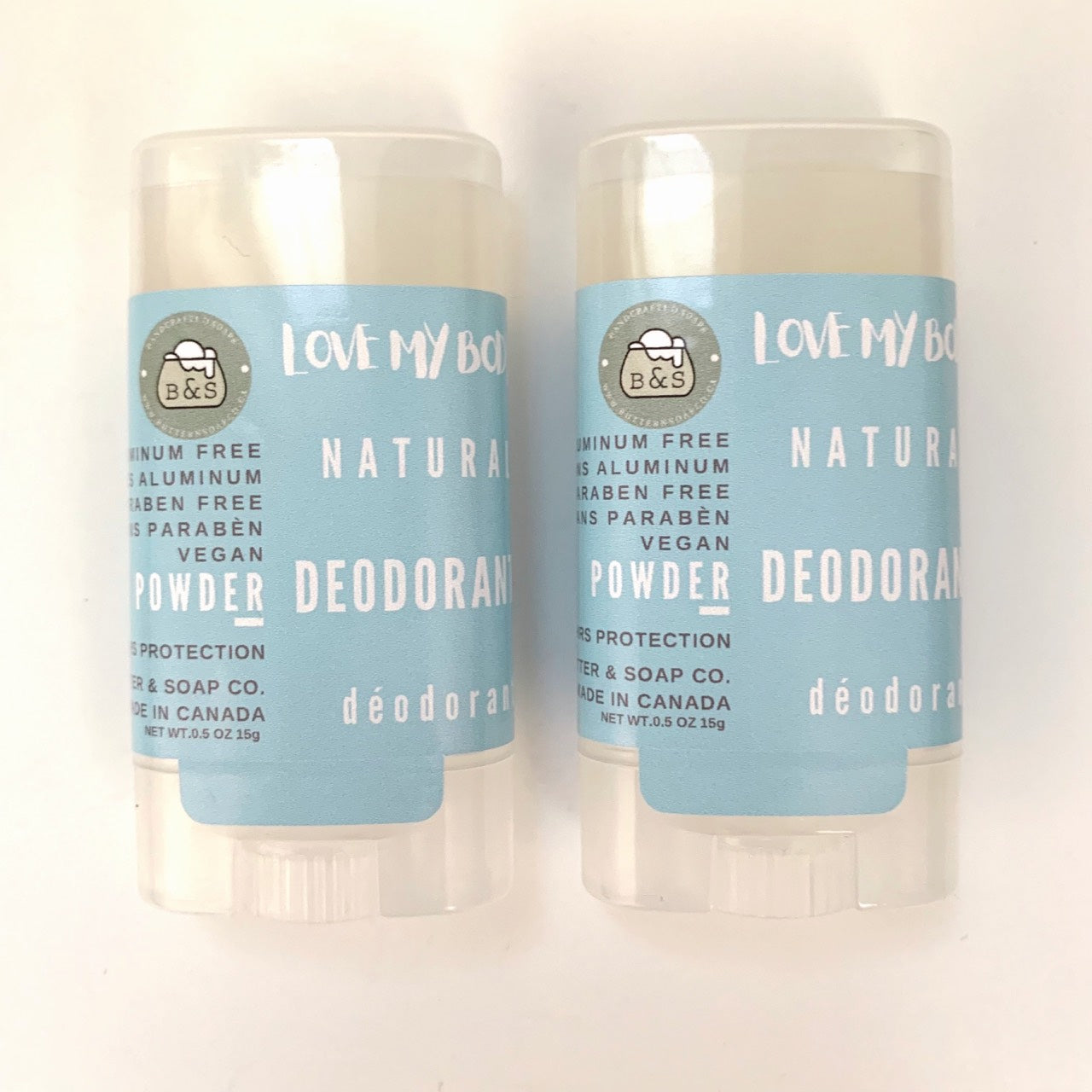 Deux déodorants naturels sans aluminium en poudre format voyage